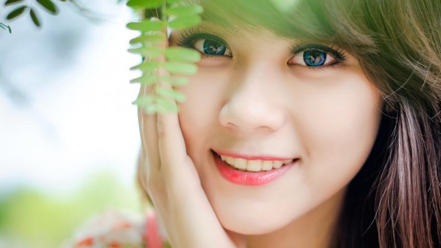 上海医生飞机上协助急救心脏骤停乘客